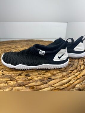 Nike Kids- Black & White Aqua Sock Water Shoes- New without Tags